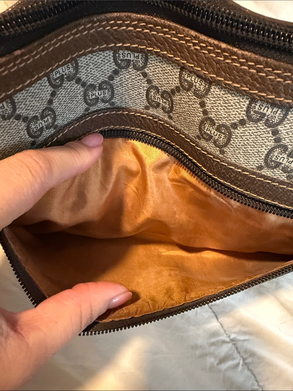 ✨ Vintage Gucci Plus Monogram Canvas Clutch / Cosmetic Pouch ✨ - Picture 11 of 11